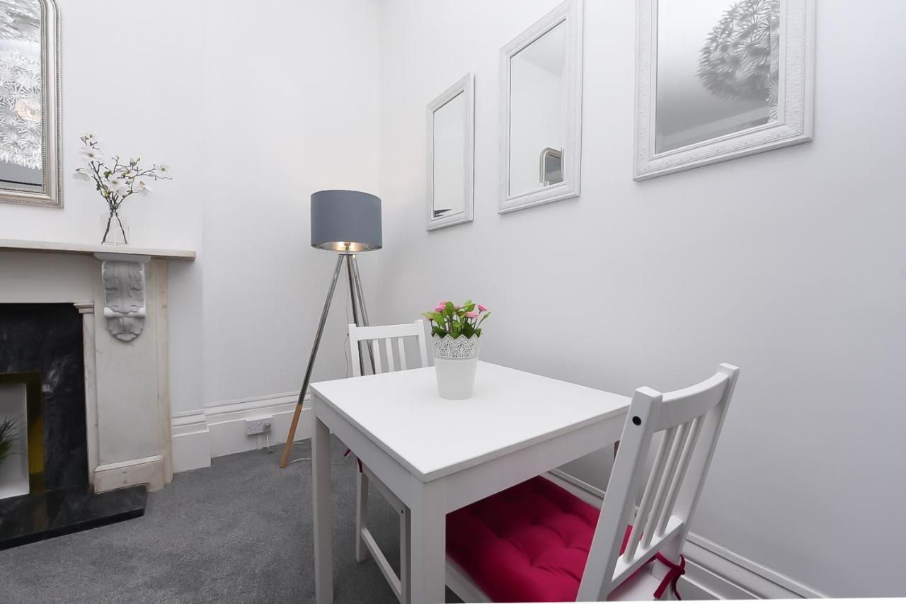 브로드스테어즈 Fantastic Sea View, 1 Bed Sleeps 2 아파트 외부 사진